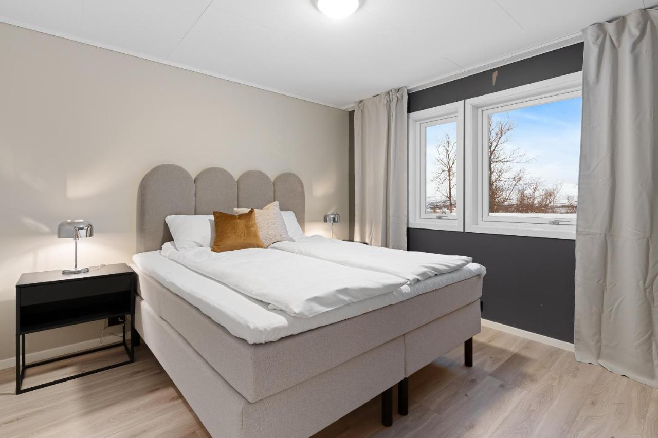 Enter Tromso - The Mountain View Apartment Exterior photo